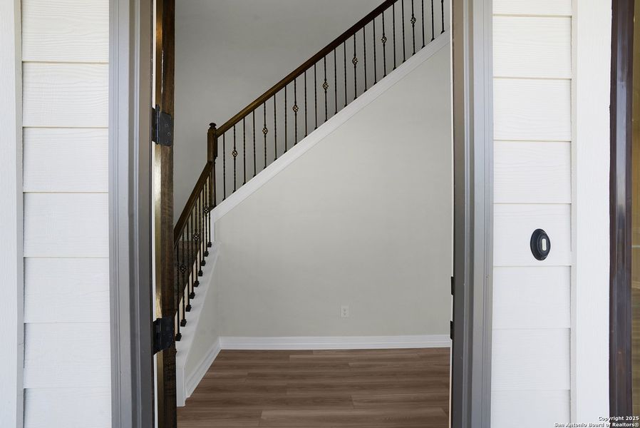 Spacious, unfurnished interior of a new home in Nolte Farms, Seguin (Image 38).