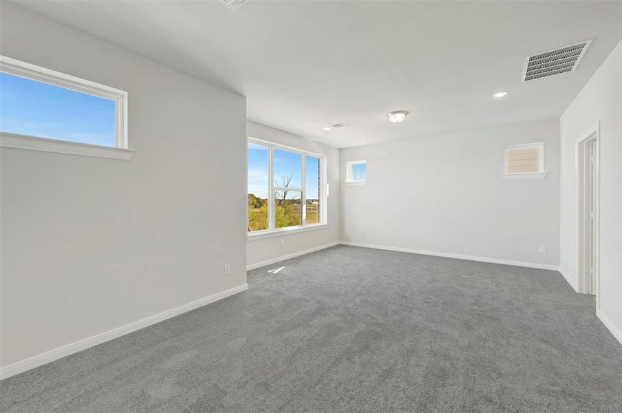 Spacious, unfurnished interior of a new home in Painted Tree Woodland West – Cottages, McKinney (Image 14).