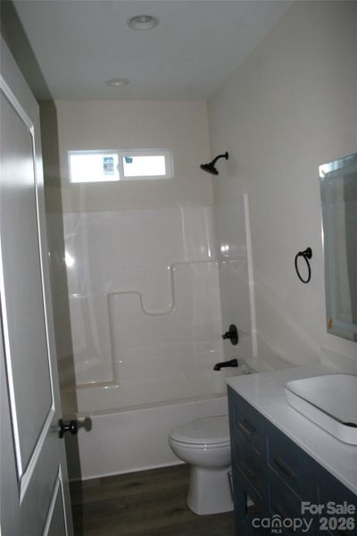 Image 18 of a home in .