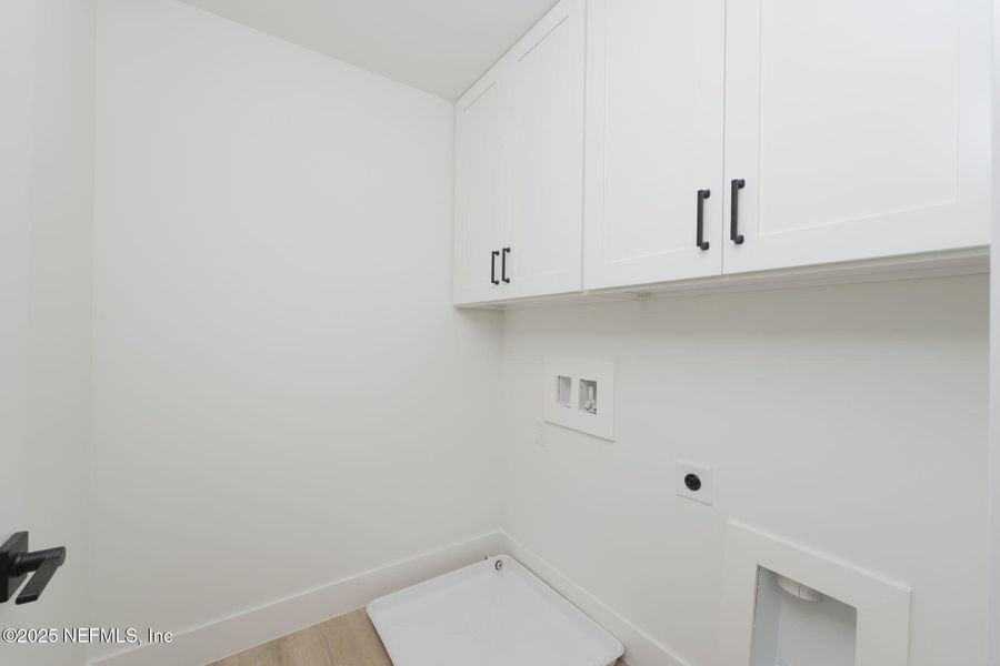 Spacious, unfurnished interior of a new home in , St. Augustine (Image 38).