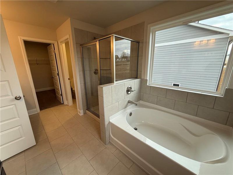 Furnished interior view inside a new home in , Gainesville (Image 9).