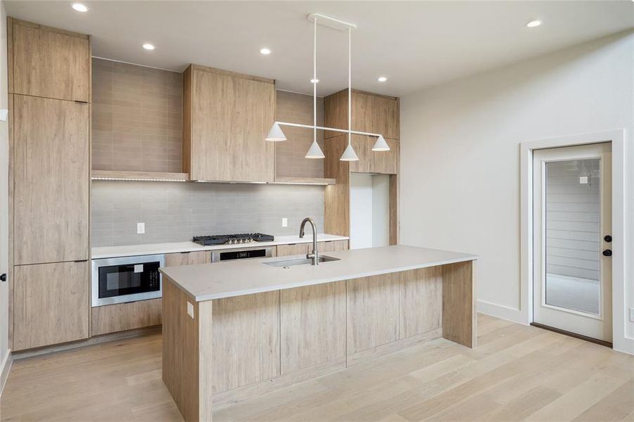 Furnished interior view inside a new home in , Dallas (Image 28).