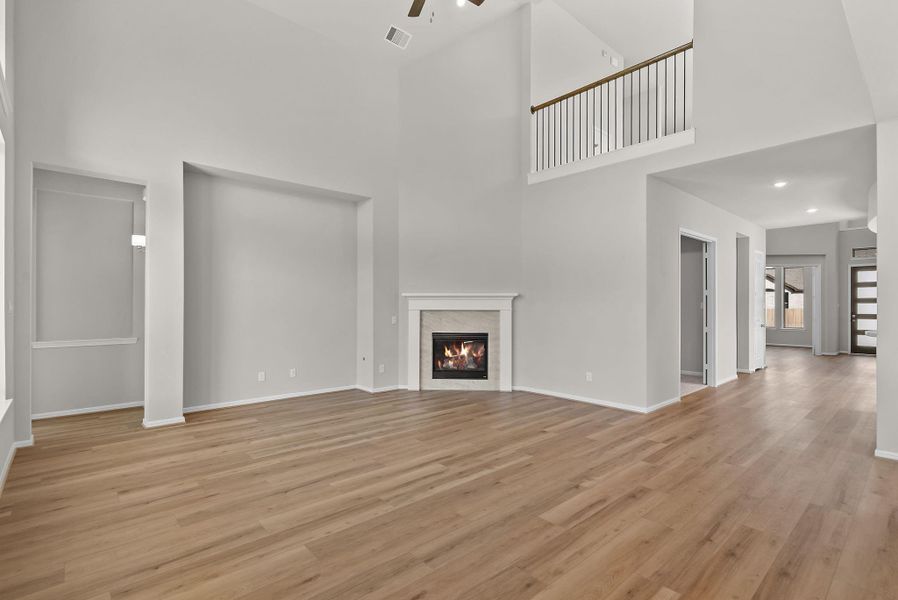 Spacious, unfurnished interior of a new home in , Conroe (Image 27).