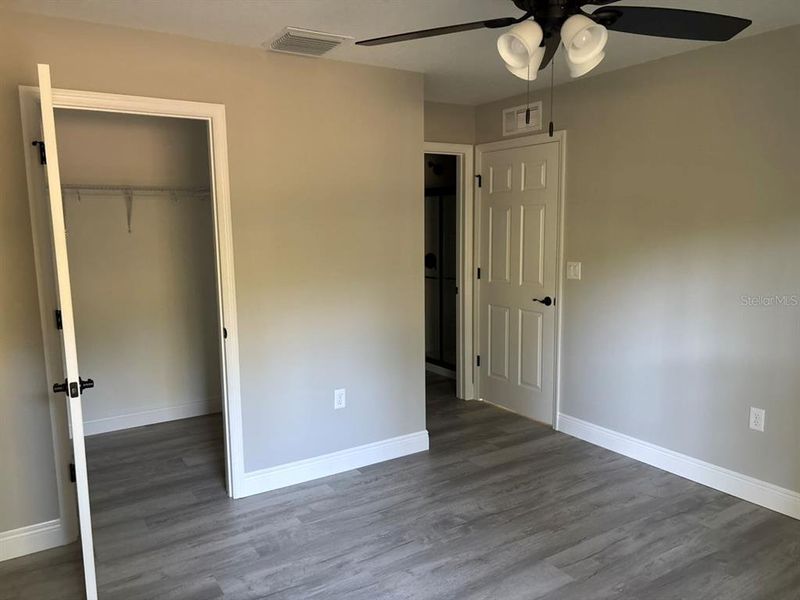 Spacious, unfurnished interior of a new home in , Dunnellon (Image 18).