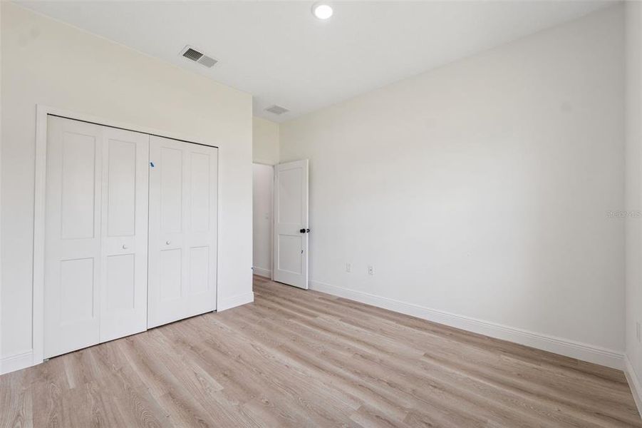 Spacious, unfurnished interior of a new home in , Ocala (Image 31).