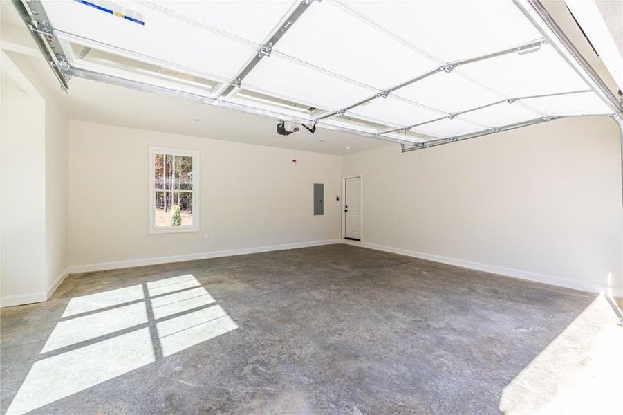 Spacious, unfurnished interior of a new home in , Dallas (Image 54).