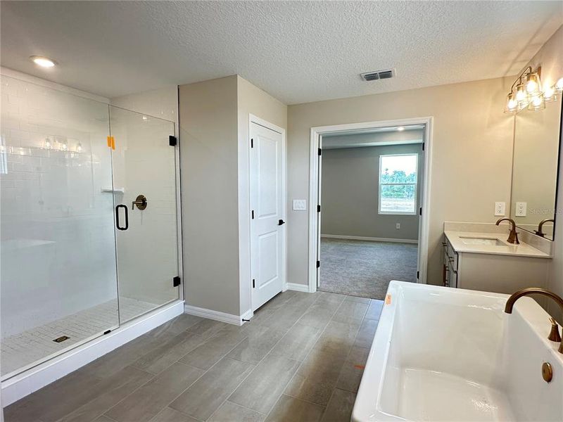 Spacious, unfurnished interior of a new home in Berry Bay, Wimauma (Image 34).