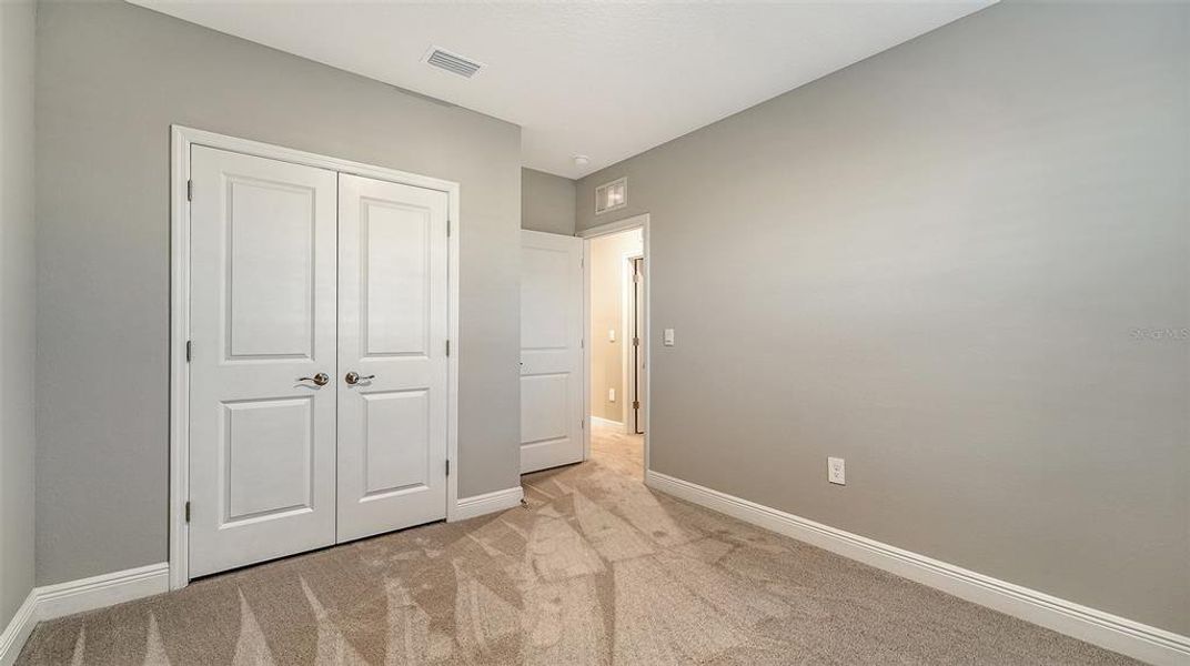 Spacious, unfurnished interior of a new home in Star Farms at Lakewood Ranch, Bradenton (Image 19).
