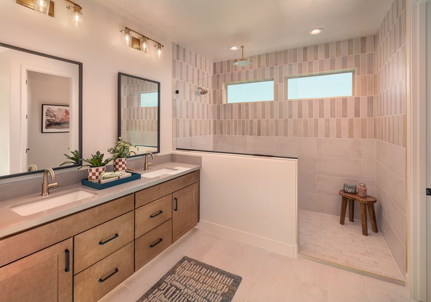 The Reserva - Owner's Bath