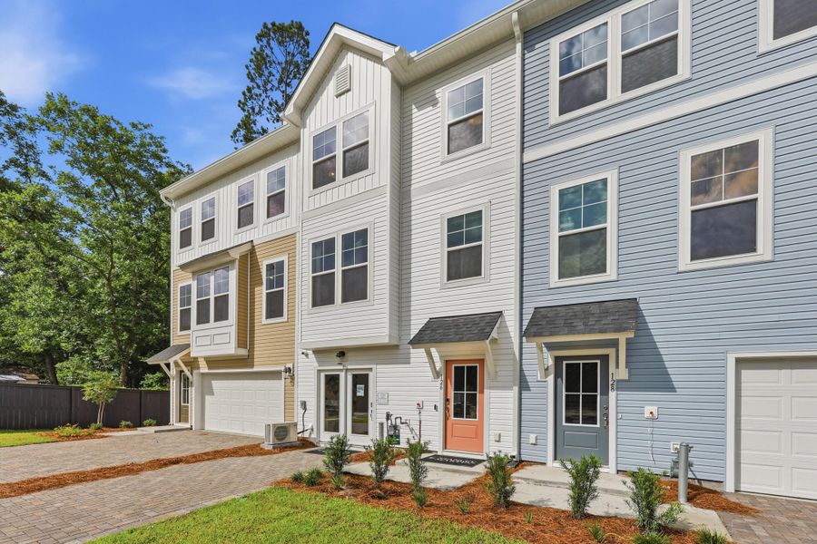 Exterior details and patio area of a home in Rhetts Cove, Johns Island (Image 4).