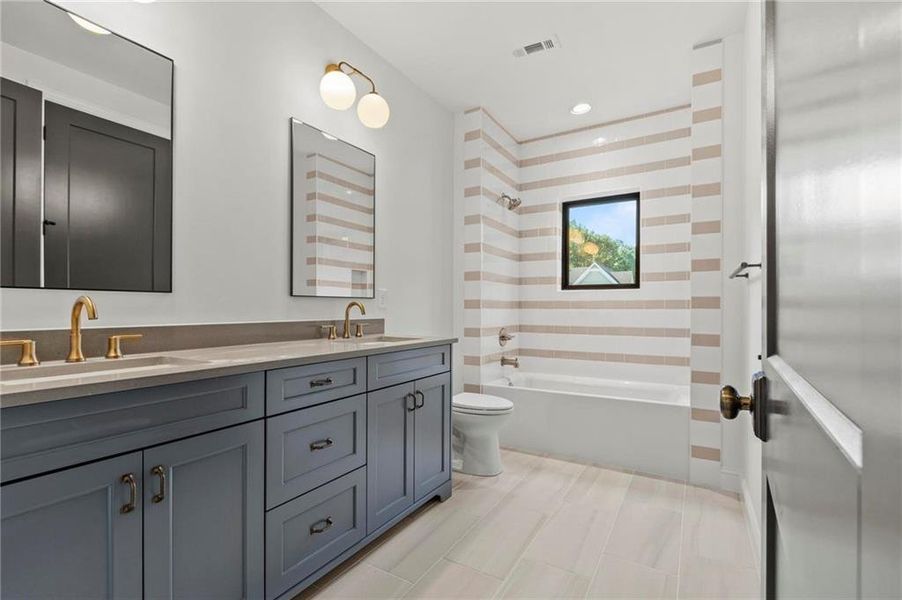 Furnished interior view inside a new home in , Atlanta (Image 17).