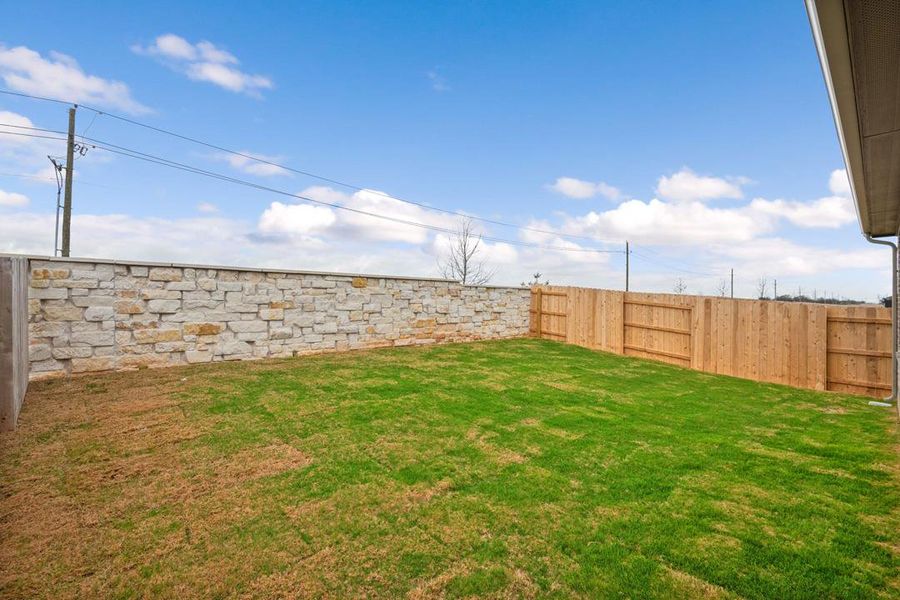 Exterior details and patio area of a home in Flora, Hutto (Image 20).