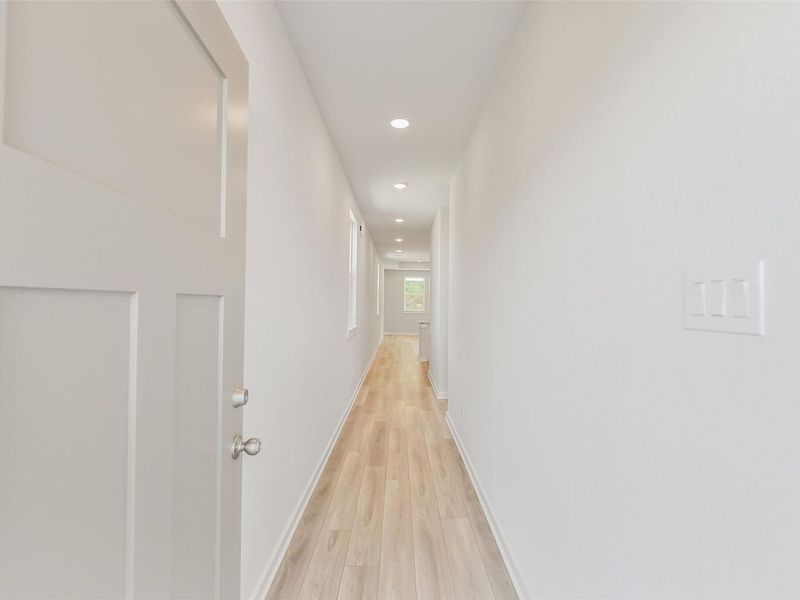 Spacious, unfurnished interior of a new home in Spring Branch Crossing, Conroe (Image 21).