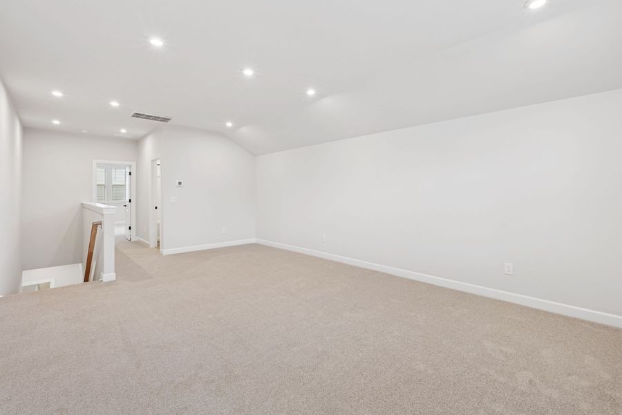 Representative unfurnished interior of a home built from the Aspen Creek by Tri Pointe Homes in Altis At Serenity, Fuquay Varina (Image 22).