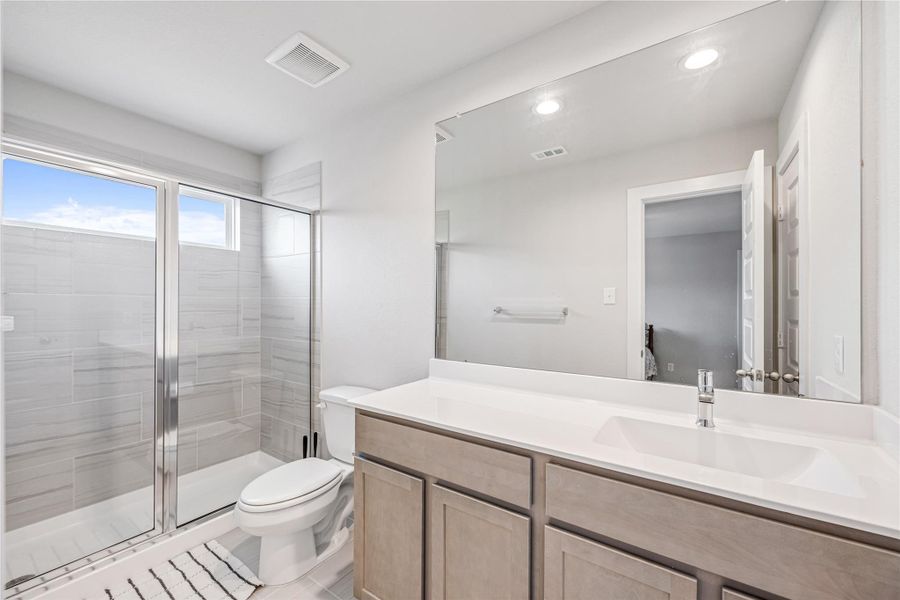 Furnished interior view inside a new home in Champions Oak, Houston (Image 26). Furnished interior view inside a new home in Champions Oak, Houston (Image 26).
