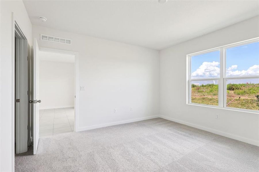 Spacious, unfurnished interior of a new home in Hamilton Bluff, Haines City (Image 33).