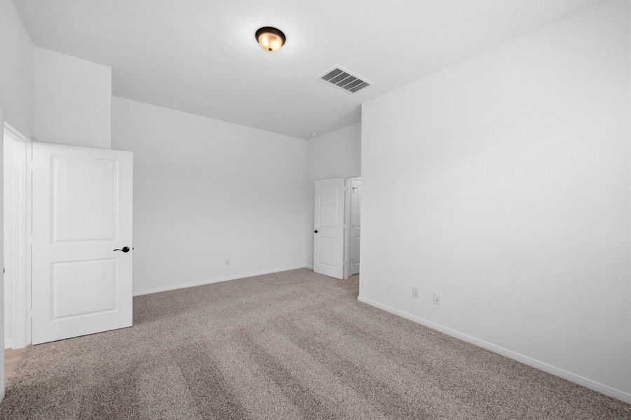 Spacious, unfurnished interior of a new home in Woodforest, Montgomery (Image 19).