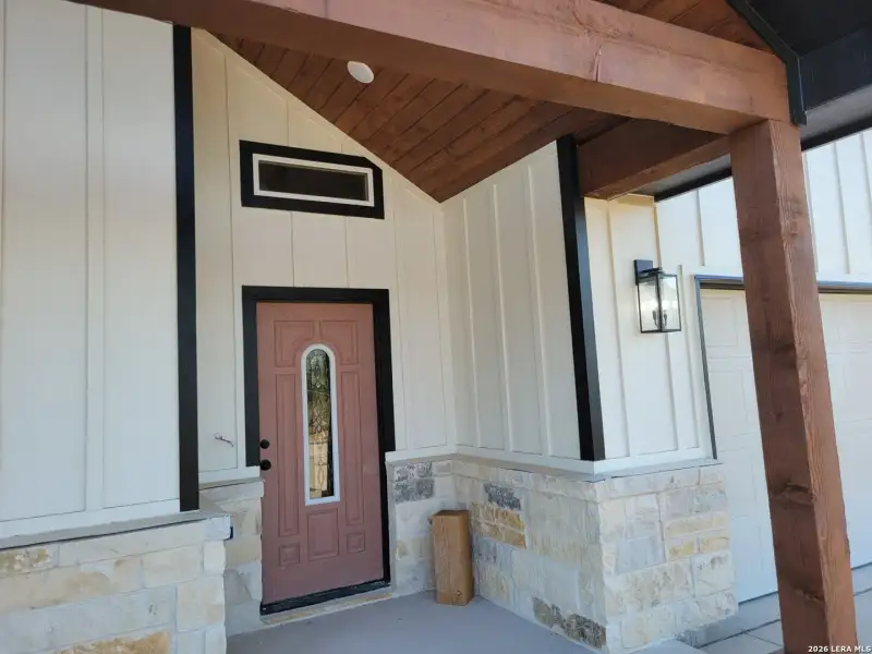 Exterior details and patio area of a home in , San Antonio (Image 19).