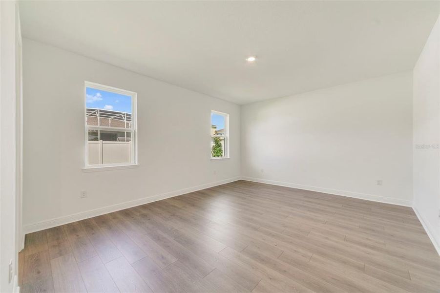 Spacious, unfurnished interior of a new home in Acuera Estates, Apopka (Image 22).