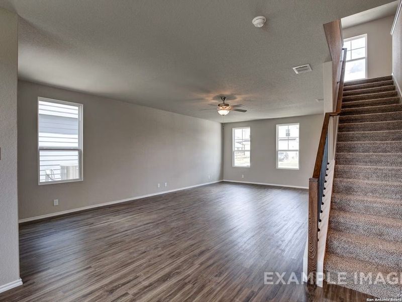 Spacious, unfurnished interior of a new home in Comanche Ridge, San Antonio (Image 14).