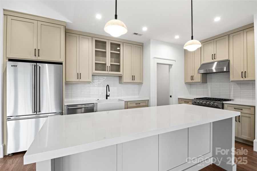 Kitchen with Viking Appliances & Quartz Counters