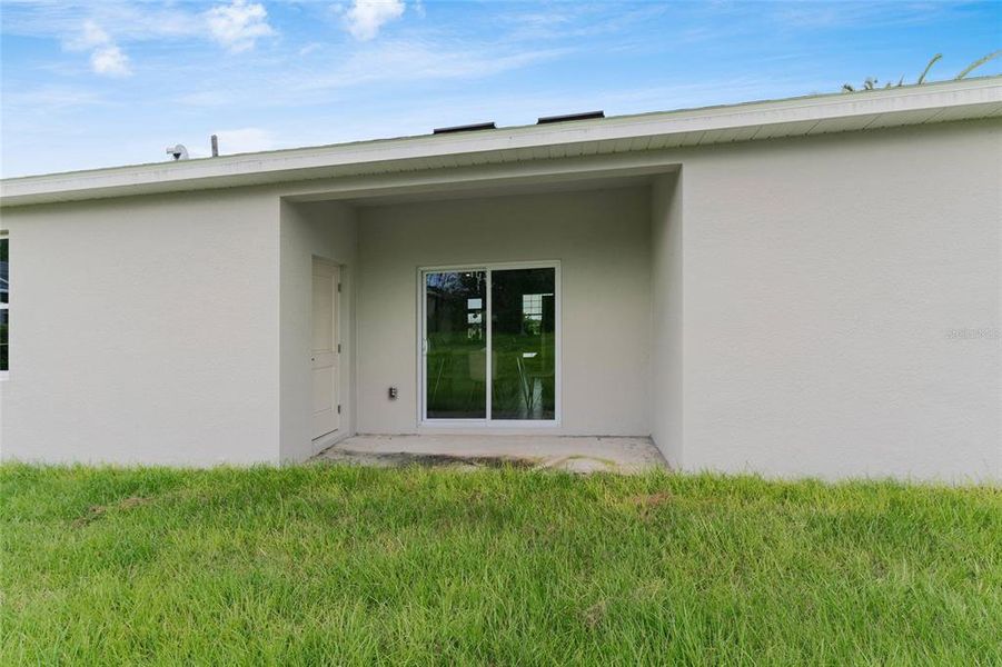 Exterior details and patio area of a home in , Kissimmee (Image 39).