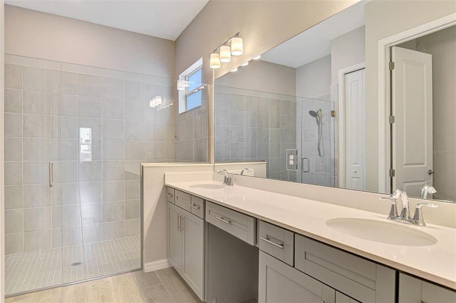 Furnished interior view inside a new home in Wellen Park Golf & Country Club, Venice (Image 12). Furnished interior view inside a new home in Wellen Park Golf & Country Club, Venice (Image 12).