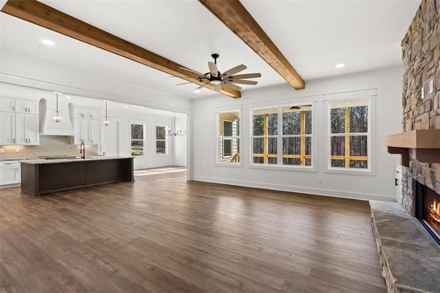 Spacious, unfurnished interior of a new home in , Waleska (Image 20).