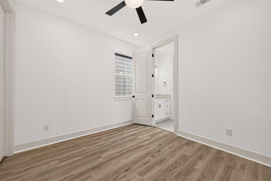 Spacious, unfurnished interior of a new home in , Houston (Image 43).