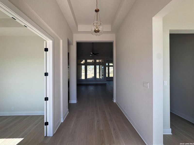 Spacious, unfurnished interior of a new home in Waldsanger, New Braunfels (Image 15).