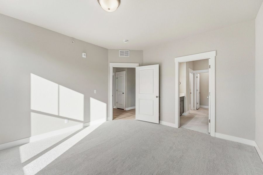 Spacious, unfurnished interior of a new home in Wilder at Timnath Ranch, Timnath (Image 18). Spacious, unfurnished interior of a new home in Wilder at Timnath Ranch, Timnath (Image 18).