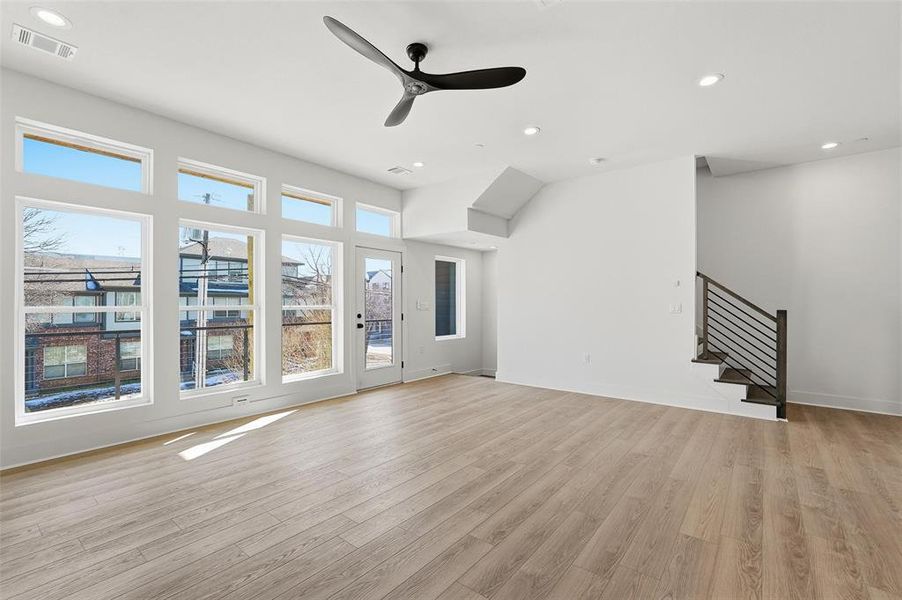 Spacious, unfurnished interior of a new home in , Dallas (Image 32).