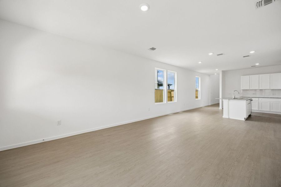 Spacious, unfurnished interior of a new home in Windcress, Cove (Image 21).