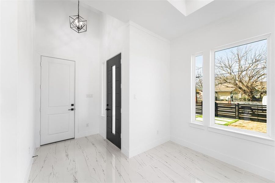 Spacious, unfurnished interior of a new home in , Dallas (Image 32).