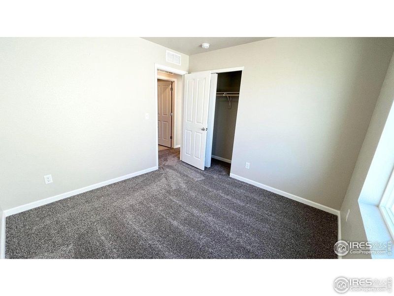 Spacious, unfurnished interior of a new home in Pintail Commons at Johnstown Village, Johnstown (Image 9).