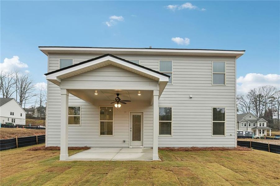 Exterior details and patio area of a home in Hamilton Lakes, Lawrenceville (Image 24).