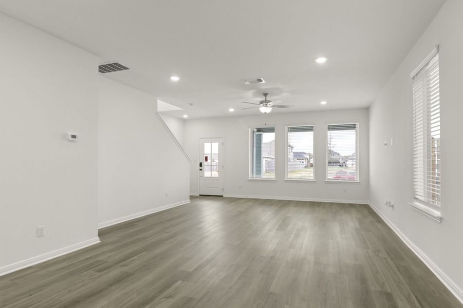 Spacious, unfurnished interior of a new home in Trace, San Marcos (Image 18).