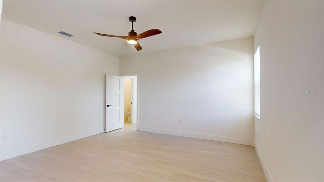 Spacious, unfurnished interior of a new home in , Tampa (Image 71).
