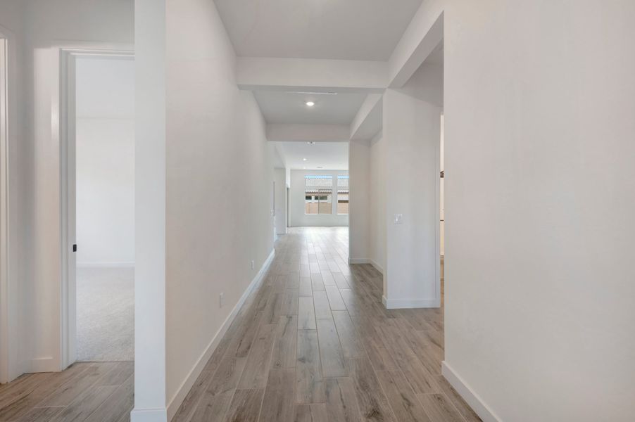 Spacious, unfurnished interior of a new home in Blossom Rock, Apache Junction (Image 33). Spacious, unfurnished interior of a new home in Blossom Rock, Apache Junction (Image 33).
