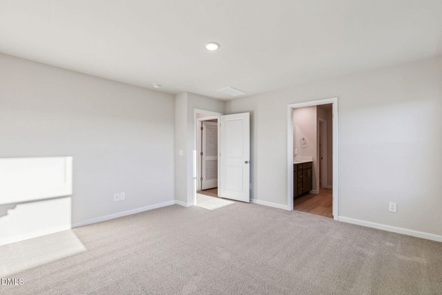 14-web-or-mls-Raleigh - Oak Manor -816