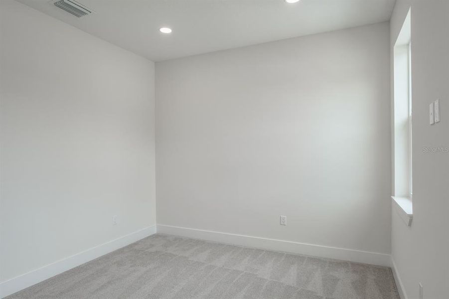 Spacious, unfurnished interior of a new home in , Palm Harbor (Image 46).
