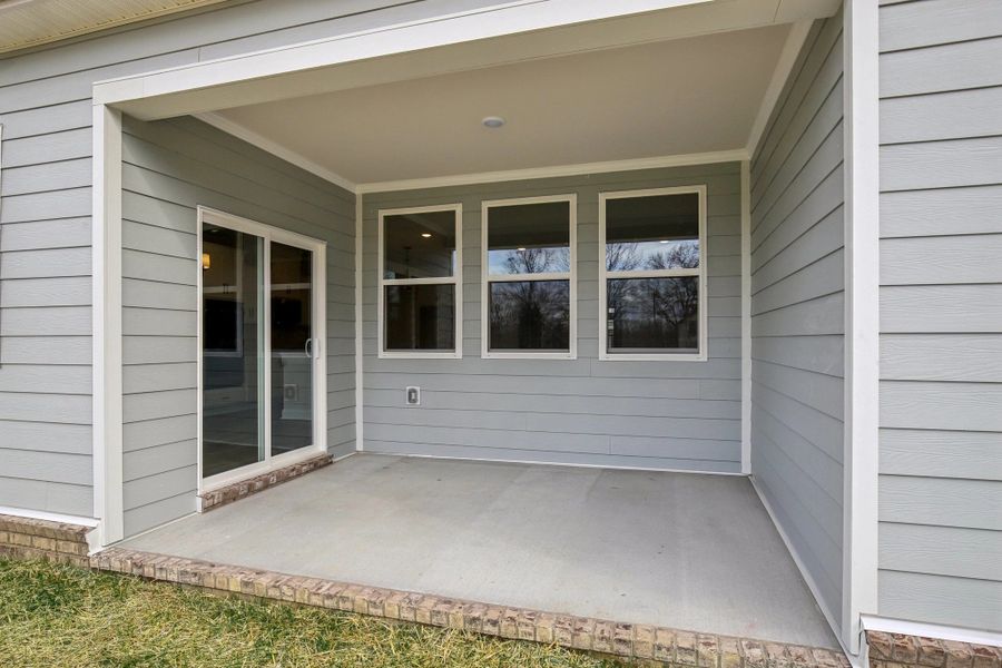 Exterior details and patio area of a home in Willow Landing, Mount Juliet (Image 4).