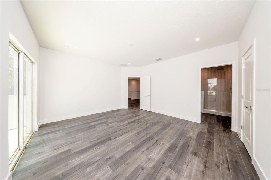 Spacious, unfurnished interior of a new home in , Deltona (Image 45).