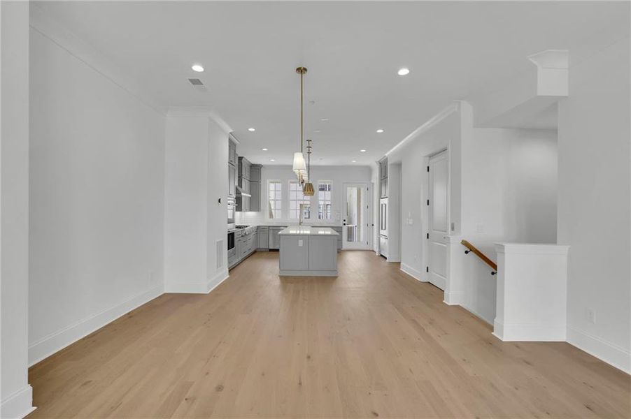 Spacious, unfurnished interior of a new home in , Alpharetta (Image 19).