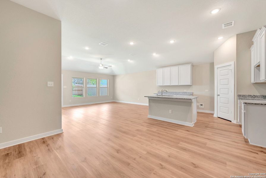 Spacious, unfurnished interior of a new home in Mesquite Ridge, San Antonio (Image 26). Spacious, unfurnished interior of a new home in Mesquite Ridge, San Antonio (Image 26).