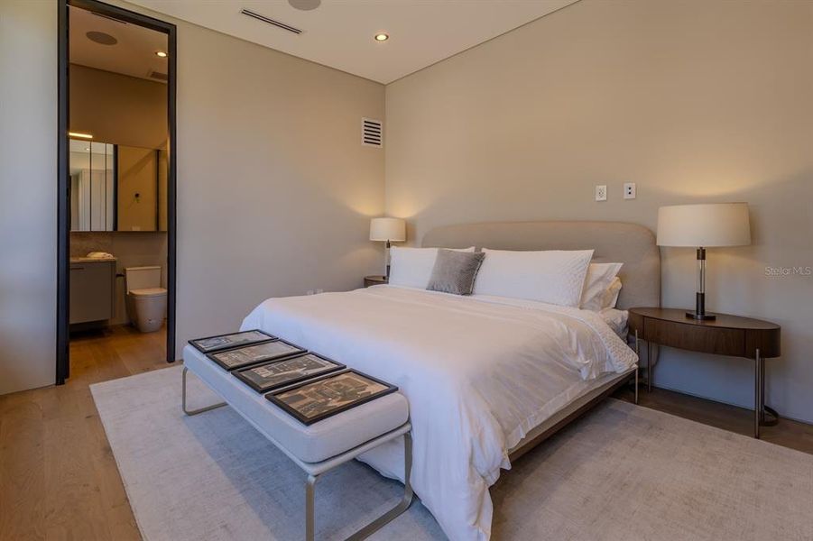 Furnished interior view inside a new home in , Windermere (Image 36).