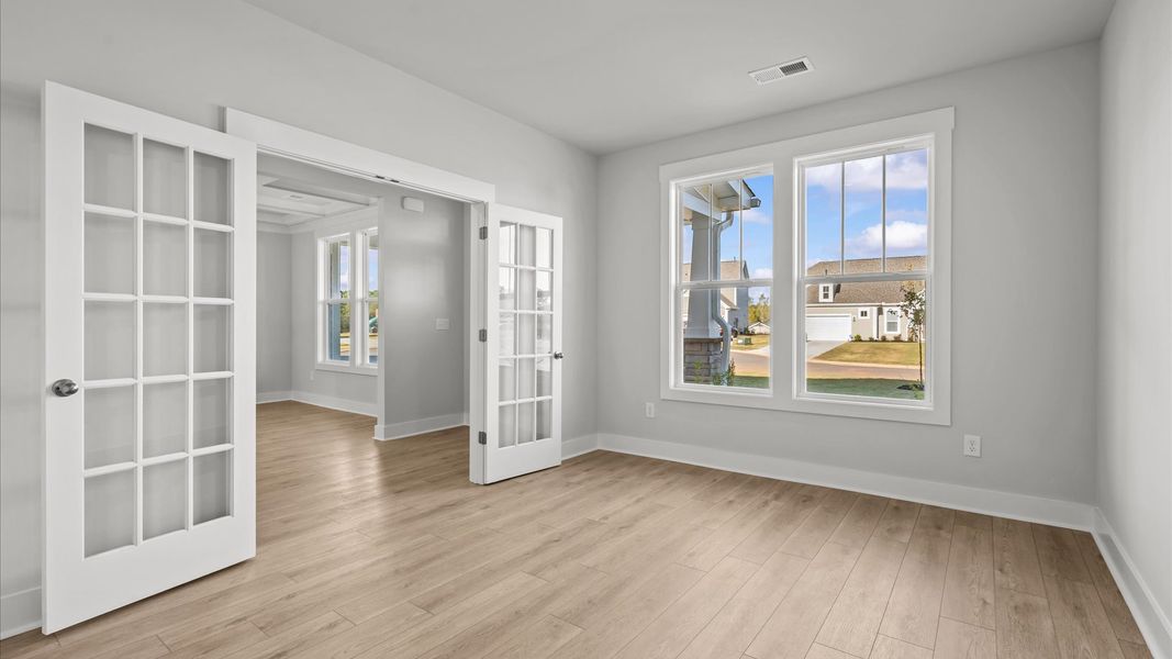Furnished interior view inside a new home in Wells Crossing, Seneca (Image 6).