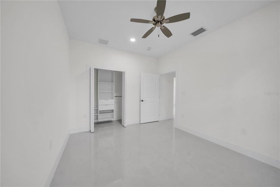 Spacious, unfurnished interior of a new home in , Lehigh Acres (Image 38).