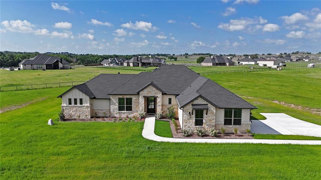 Check out the link to view the 3D virtual tour of this home! Check out the link to view the 3D virtual tour of this home!