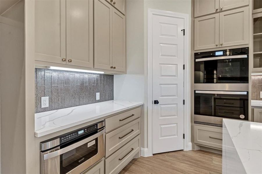 Furnished interior view inside a new home in , Granbury (Image 12).